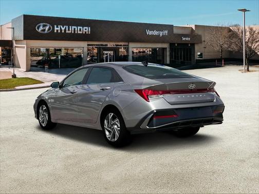 2025 Hyundai ELANTRA SEL