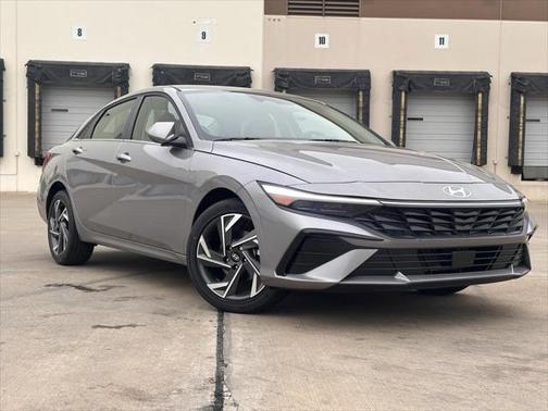 2025 Hyundai ELANTRA SEL
