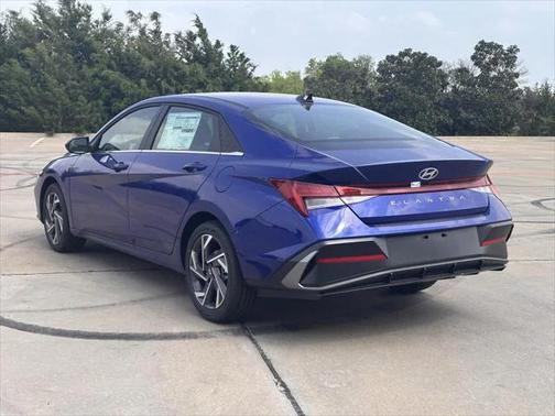 2025 Hyundai ELANTRA SEL