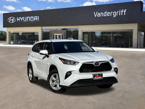 2024 Toyota Highlander LE