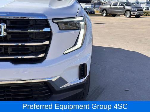 2025 GMC Acadia FWD Elevation