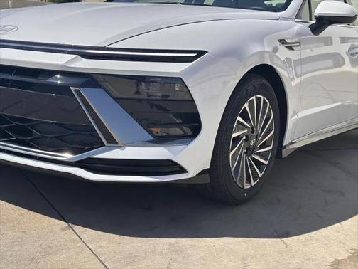 2025 Hyundai SONATA Hybrid SE