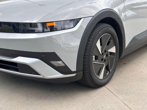 Cyber Gray 2026 Hyundai IONIQ 5 SEL