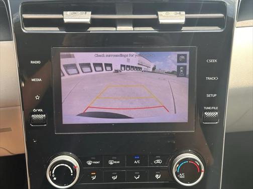2022 Hyundai TUCSON SE
