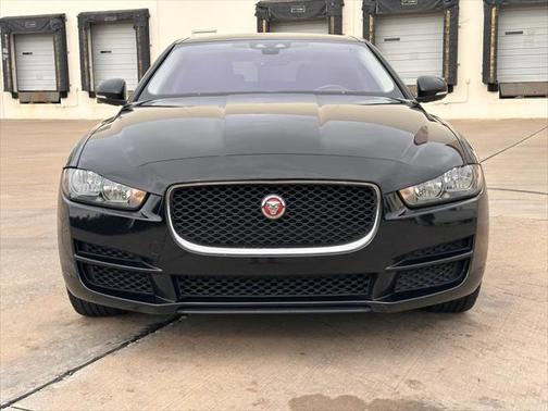 2019 Jaguar XE 25t Premium