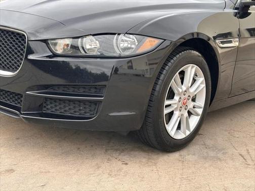 2019 Jaguar XE 25t Premium