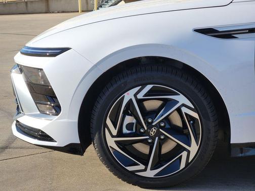 2026 Hyundai SONATA SEL