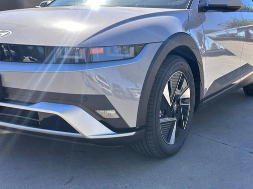 2026 Hyundai IONIQ 5 SE