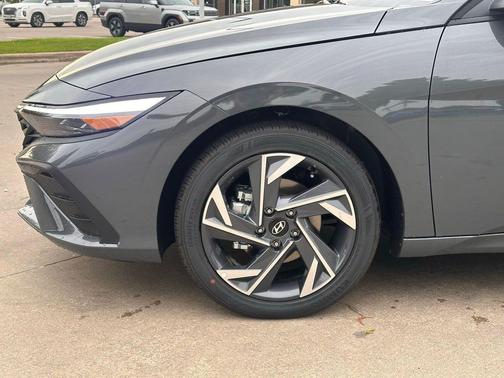2025 Hyundai ELANTRA Sport