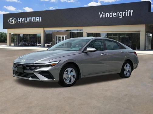 2025 Hyundai ELANTRA SE