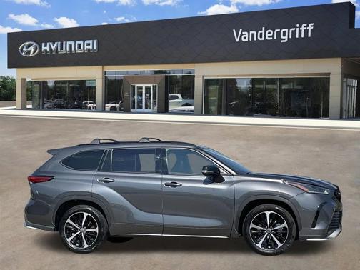 2022 Toyota Highlander XSE