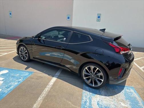 2020 Hyundai Veloster 2