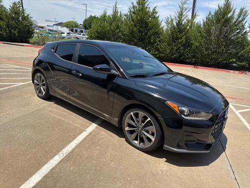 2020 Hyundai Veloster 2