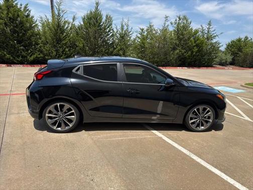 2020 Hyundai Veloster 2