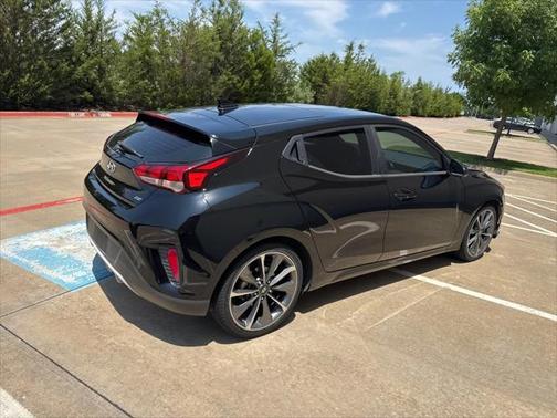 2020 Hyundai Veloster 2