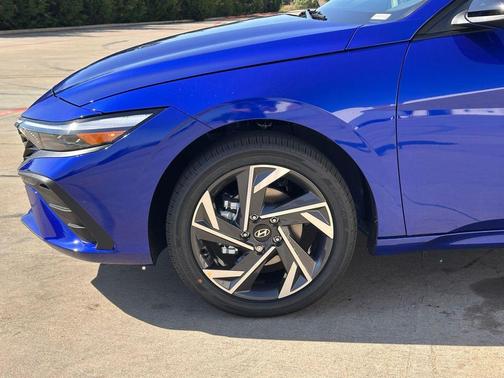 2025 Hyundai ELANTRA HEV SEL Sport