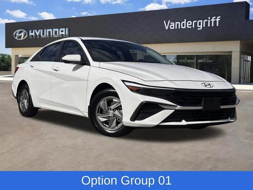 2025 Hyundai ELANTRA SE