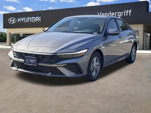 2025 Hyundai ELANTRA SE