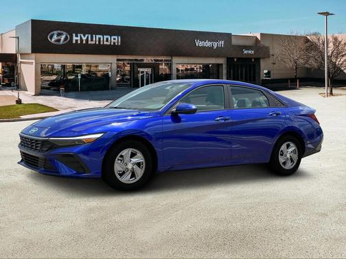 2025 Hyundai ELANTRA SE