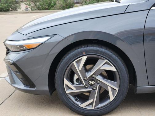 Ecotronic Gray 2026 Hyundai ELANTRA Limited
