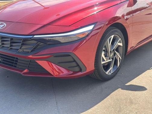 2025 Hyundai ELANTRA Sport