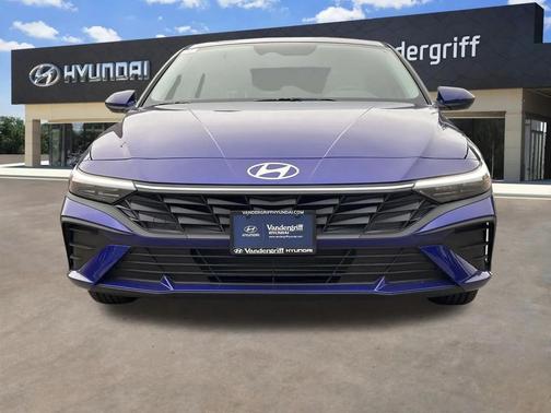 2025 Hyundai ELANTRA SE