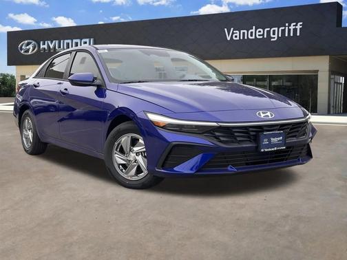 2025 Hyundai ELANTRA SE