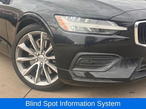 2020 Volvo S60 T6 Momentum