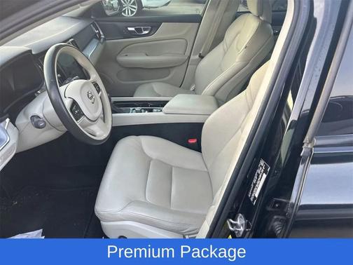 2020 Volvo S60 T6 Momentum