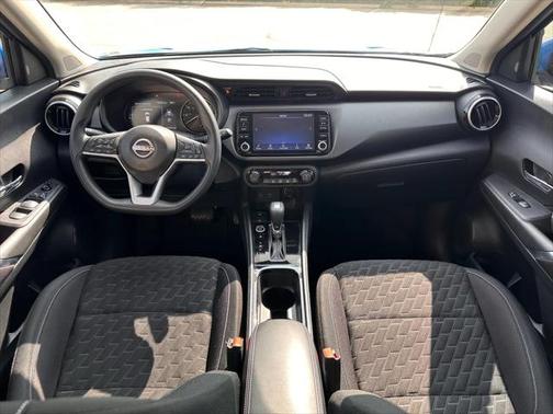 2022 Nissan Kicks SV