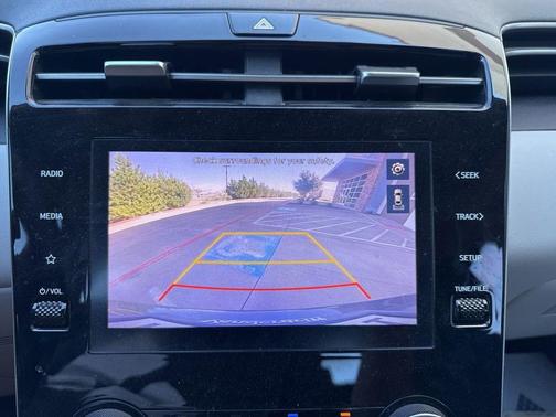 2023 Hyundai TUCSON SE