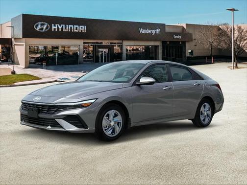 2025 Hyundai ELANTRA SE
