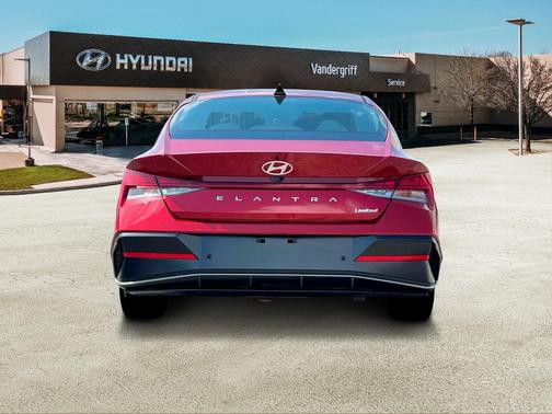 2025 Hyundai ELANTRA Limited