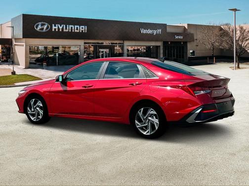 2025 Hyundai ELANTRA Limited
