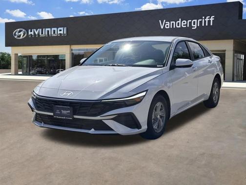 2025 Hyundai ELANTRA SE
