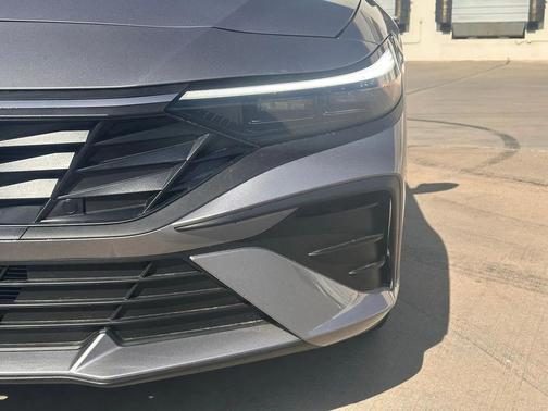 2025 Hyundai ELANTRA HEV SEL Sport