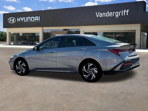 2025 Hyundai ELANTRA HEV SEL Sport