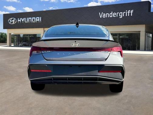 2025 Hyundai ELANTRA HEV SEL Sport