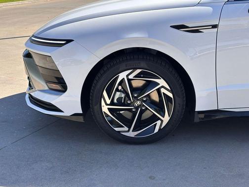 2026 Hyundai SONATA SEL