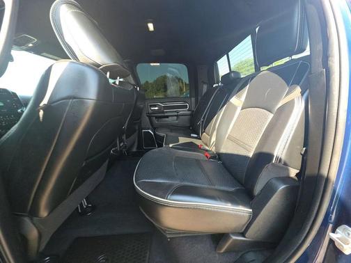 2022 RAM 2500 Laramie Crew Cab 4x4 6'4' Box