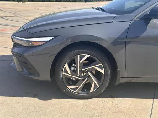 2025 Hyundai ELANTRA Sport
