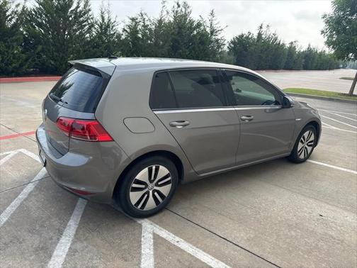 2016 Volkswagen e-Golf SE