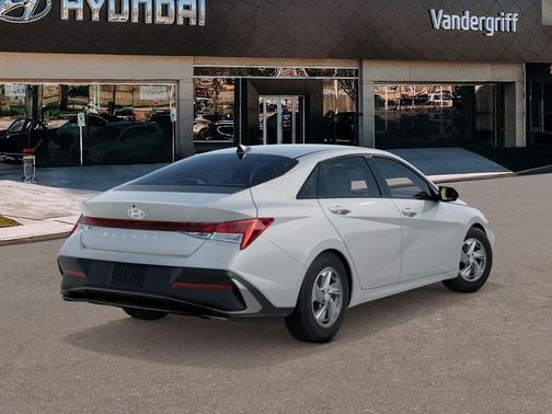 2026 Hyundai ELANTRA SE