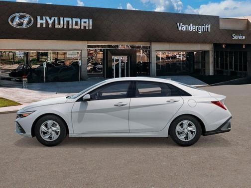 2026 Hyundai ELANTRA SE