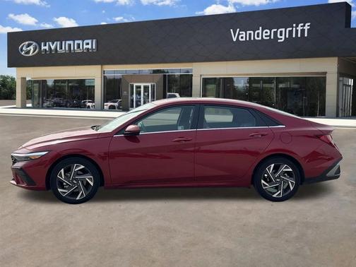 2025 Hyundai ELANTRA SEL