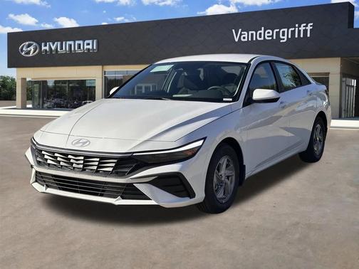 2025 Hyundai ELANTRA SE