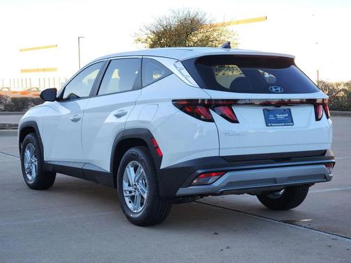 2026 Hyundai TUCSON SE