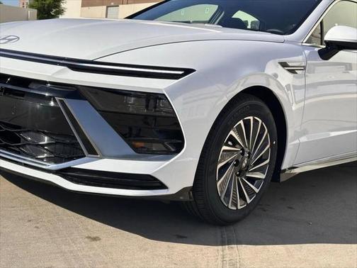 2025 Hyundai SONATA Hybrid SE