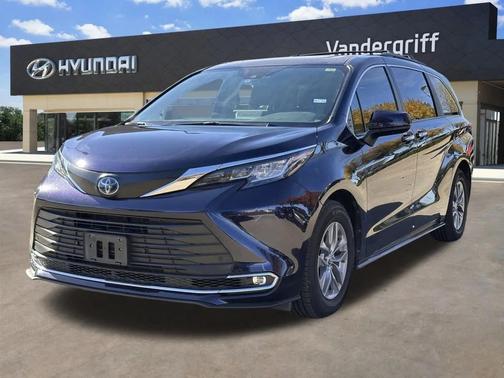2022 Toyota Sienna XLE