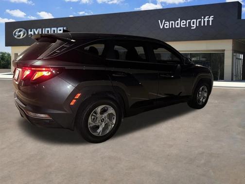 2022 Hyundai TUCSON SE
